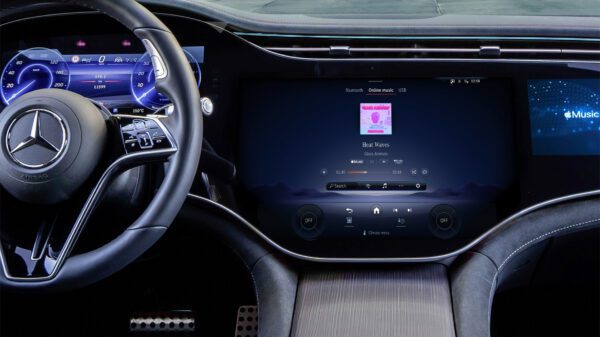 Apple Mercedes Audio Spaziale